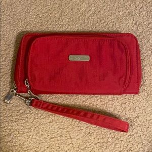 Like new Baggallini wristlet
